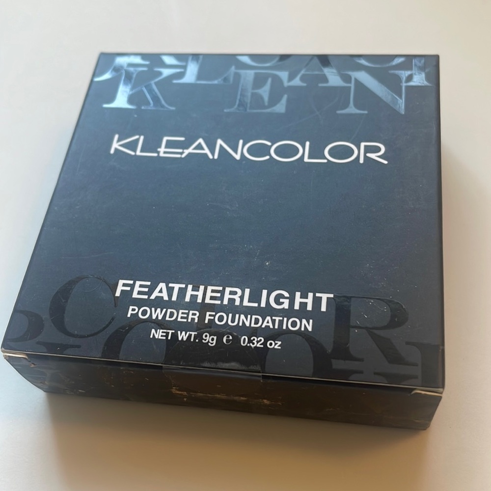 KleanColor NEW IN BOX featherlight powder foundation PP2840 Golden Beige